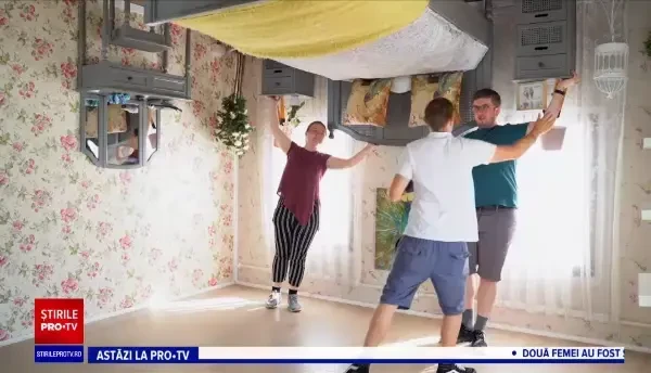 O casă construită cu susul în jos face senzație printre englezi. Cât costă ca să o vizitezi