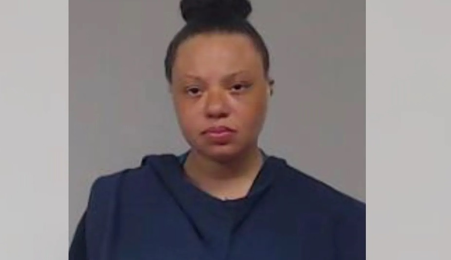 Împușcături pe un aeroport din Texas: O femeie a început să tragă din senin