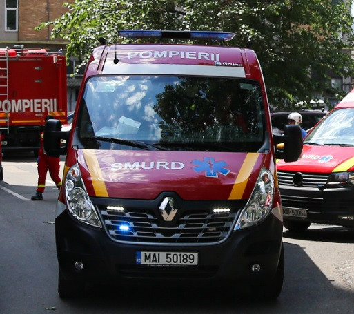 Autocar cu 44 de pasageri, implicat într-un accident rutier: Două persoane rănite. Oamenii se îndreptau către R. Moldova