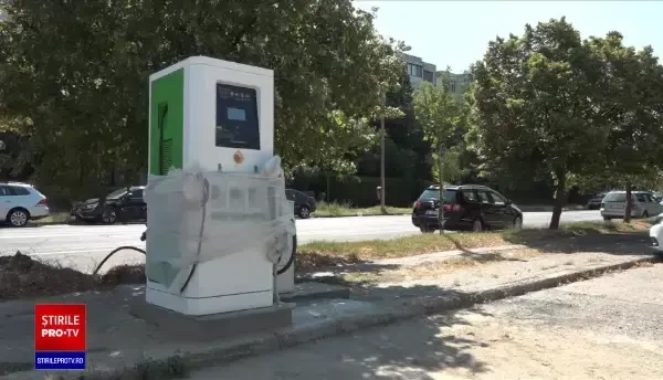 15 stații de încărcare pentru mașinile electrice, nefuncționale, în Galați. Muncitorii au aruncat codurile de activare