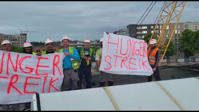 Protest de amploare al muncitorilor români aflați la muncă în Germania. Nu și-au mai primit salariile de luni de zile