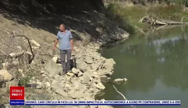 Criza de apă afectează agricultura. Prutul a atins un minim istoric al debitului din cauza secetei