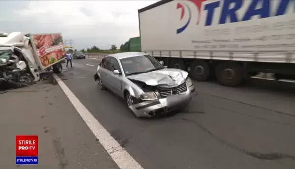 Carambol pe A1. Șapte mașini au fost implicate într-un accident. Sunt mai mulți răniți și un mort