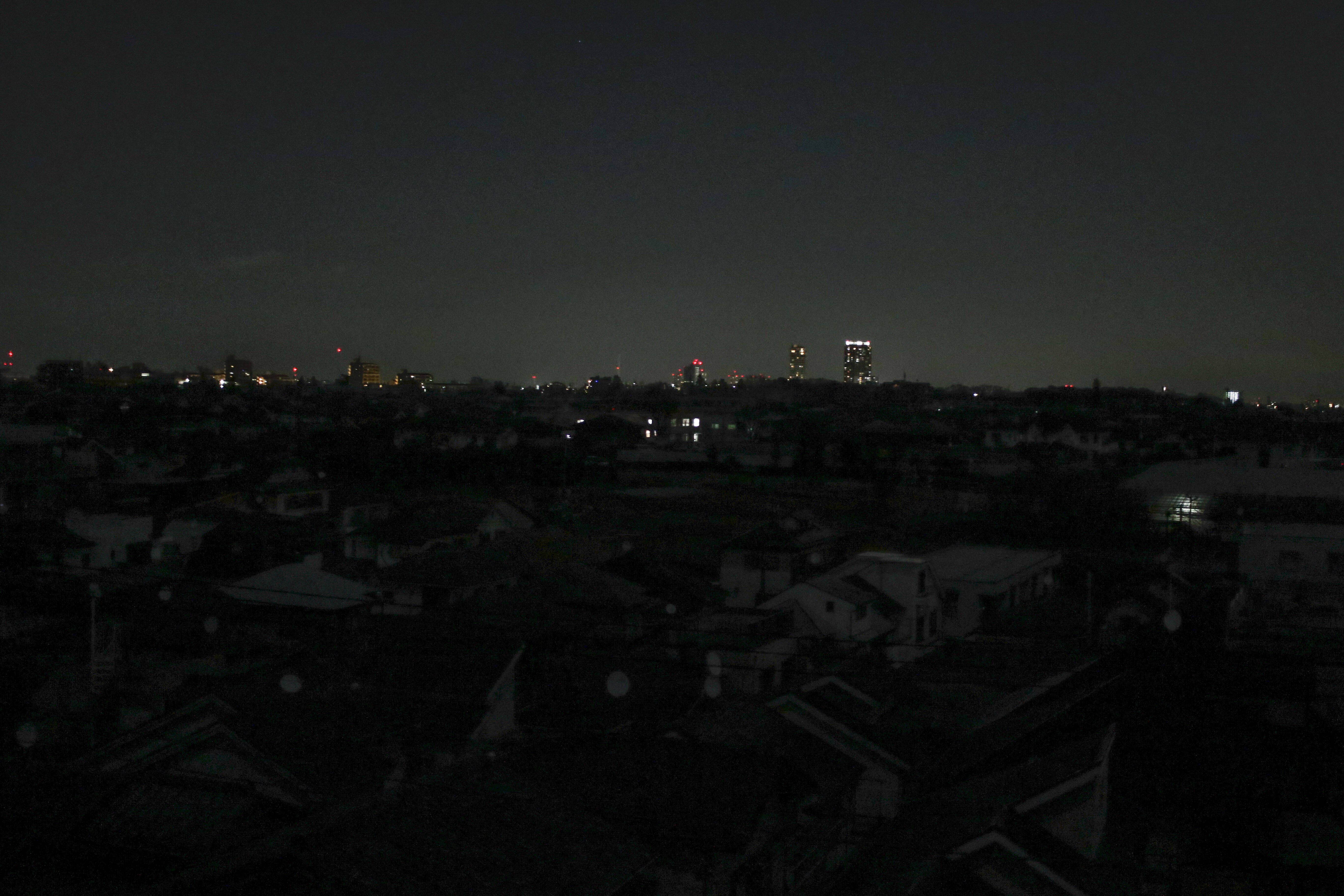 Europa ar putea adopta strategia japoneză de economisire a energiei. Tokyo a oprit luminile și aparatele de aer condiționat