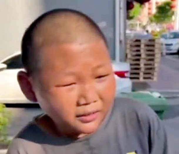 Un bărbat nu își poate găsi un loc de muncă din cauza înfățișării sale. Angajatorii nu cred că are vârsta pe care o declară