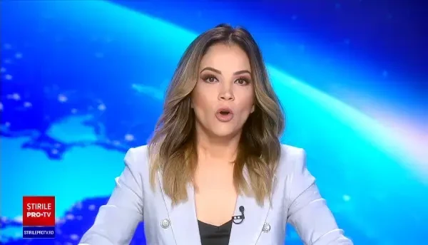 O pășune împădurită arde de trei zile în Harghita, lângă Toplița. Pompierii nu reușesc să stingă focul