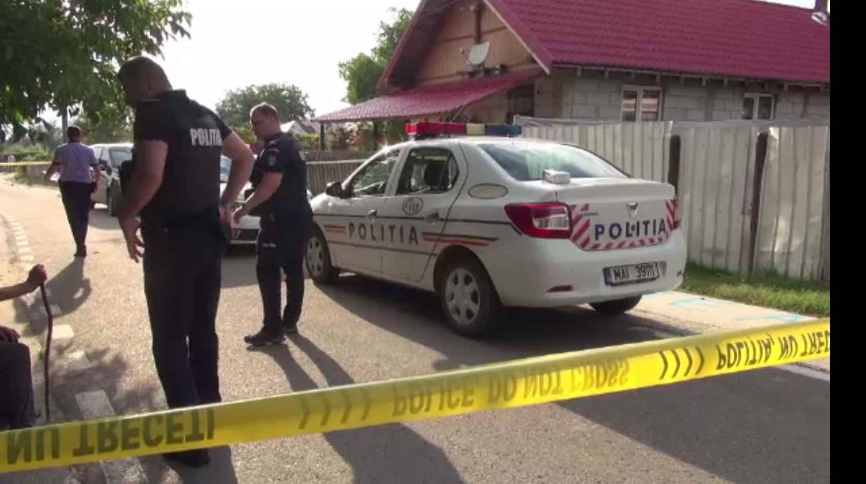 Dublă crimă la Bacău, din gelozie. Un individ a ucis o femeie și pe fiica ei de zece ani și s-a sinucis