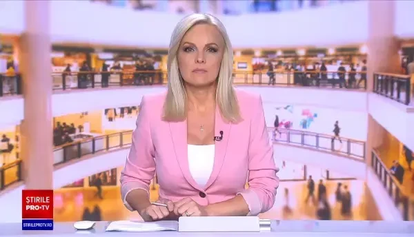 Un copil de 2 ani a căzut de la etaj în interiorul unui mall din Arad şi este în stare critică