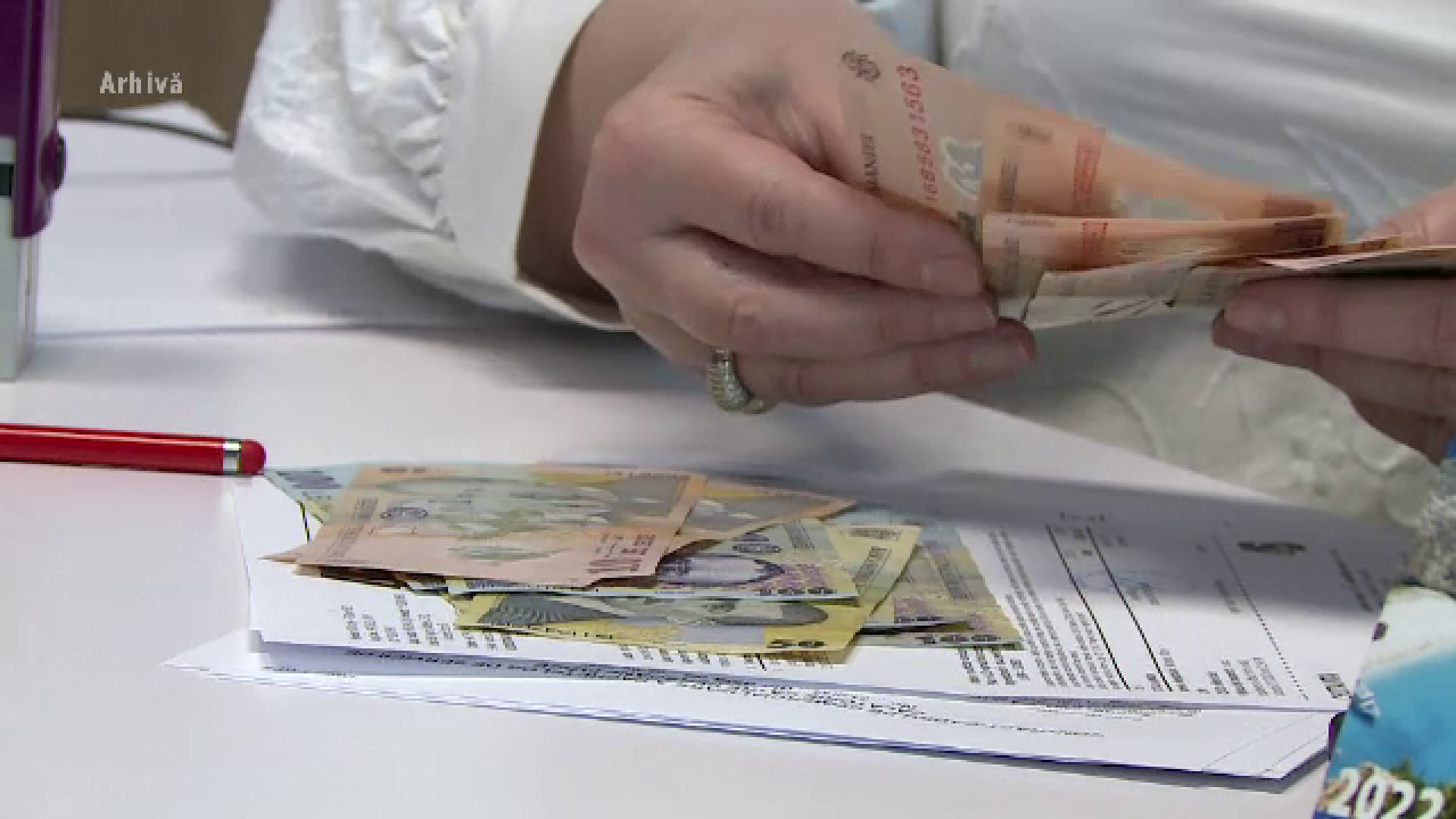 Guvernul a scumpit viciile și munca part-time. Firmele încep să dea oameni afară