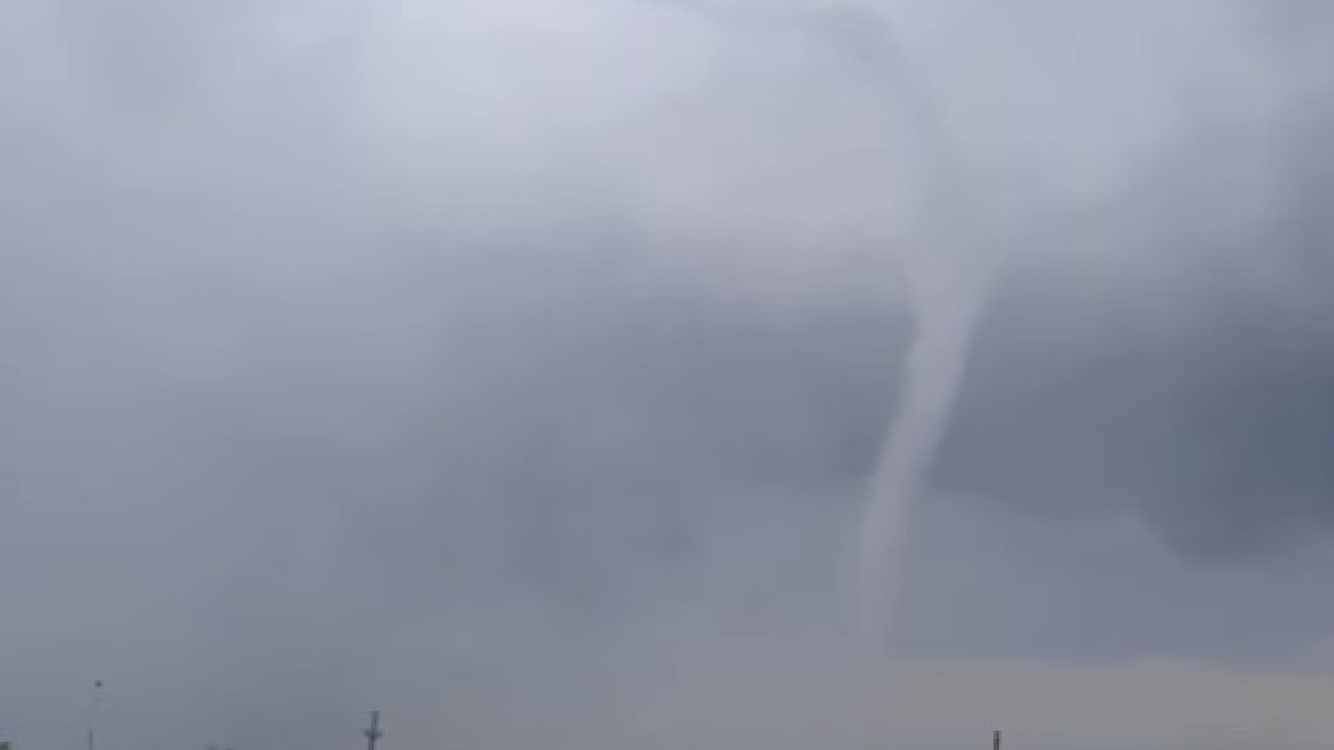 Tornadă în Sulina. Imagini rare surprinse în România. VIDEO