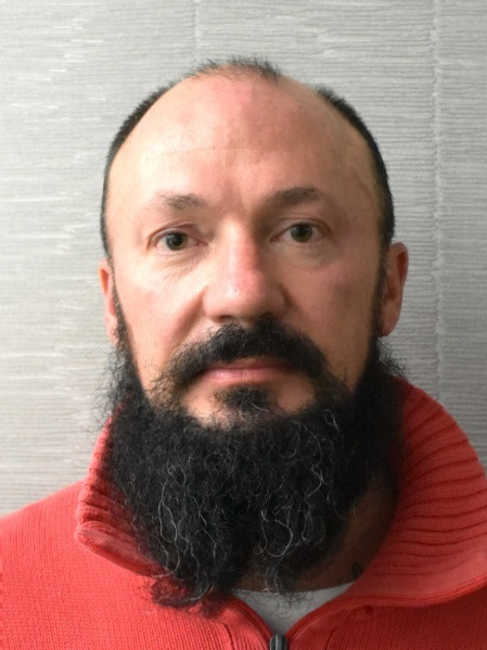 Un bărbat din Ucraina ar fi agresat-o sexual pe fata unor alţi ucraineni, la Bucureşti. Acum e dat în urmărire internațională