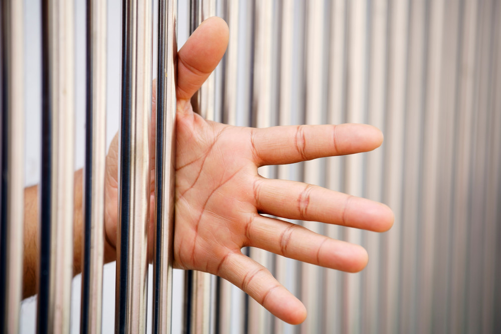 Un tânăr a reușit să evadeze spărgând vasul toaletei din celulă. Care a fost planul de scăpare