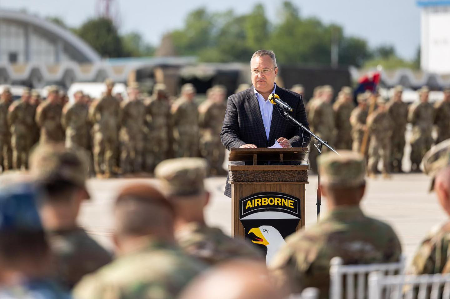 Interviu Bloomberg cu Nicolae Ciucă: Războiul recreează prăpastia între țările libere, democratice și regimurile autocratice