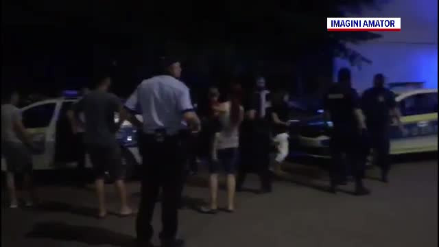 Un bărbat și-a atacat vecinii și i-a amenințat cu cuțitul după un scandal pentru datoriile uriașe de la întreținere