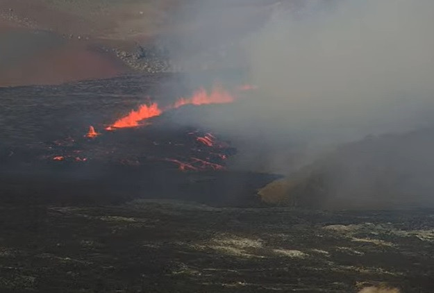 Un vulcan a erupt în apropiere de Reykjavik, capitala Islandei. VIDEO