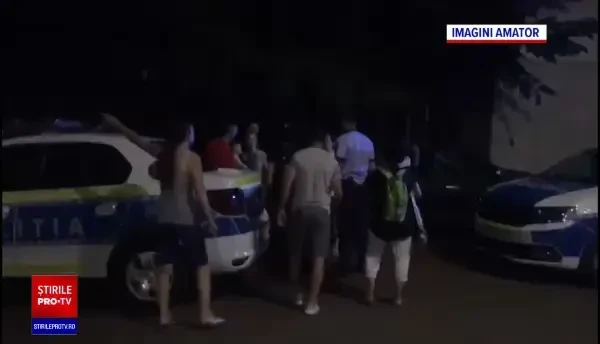 Un bărbat și-a atacat vecinii și i-a amenințat cu cuțitul după un scandal pentru datoriile uriașe de la întreținere