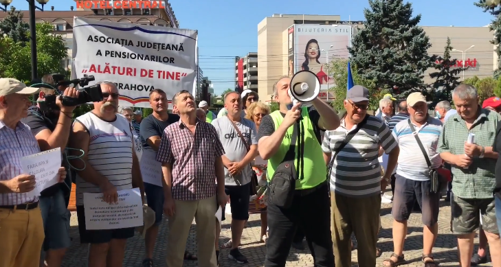 Protest la Ploiești, după ce apa caldă a fost oprită pentru o lună. Peste 130.000 de oameni sunt afectați