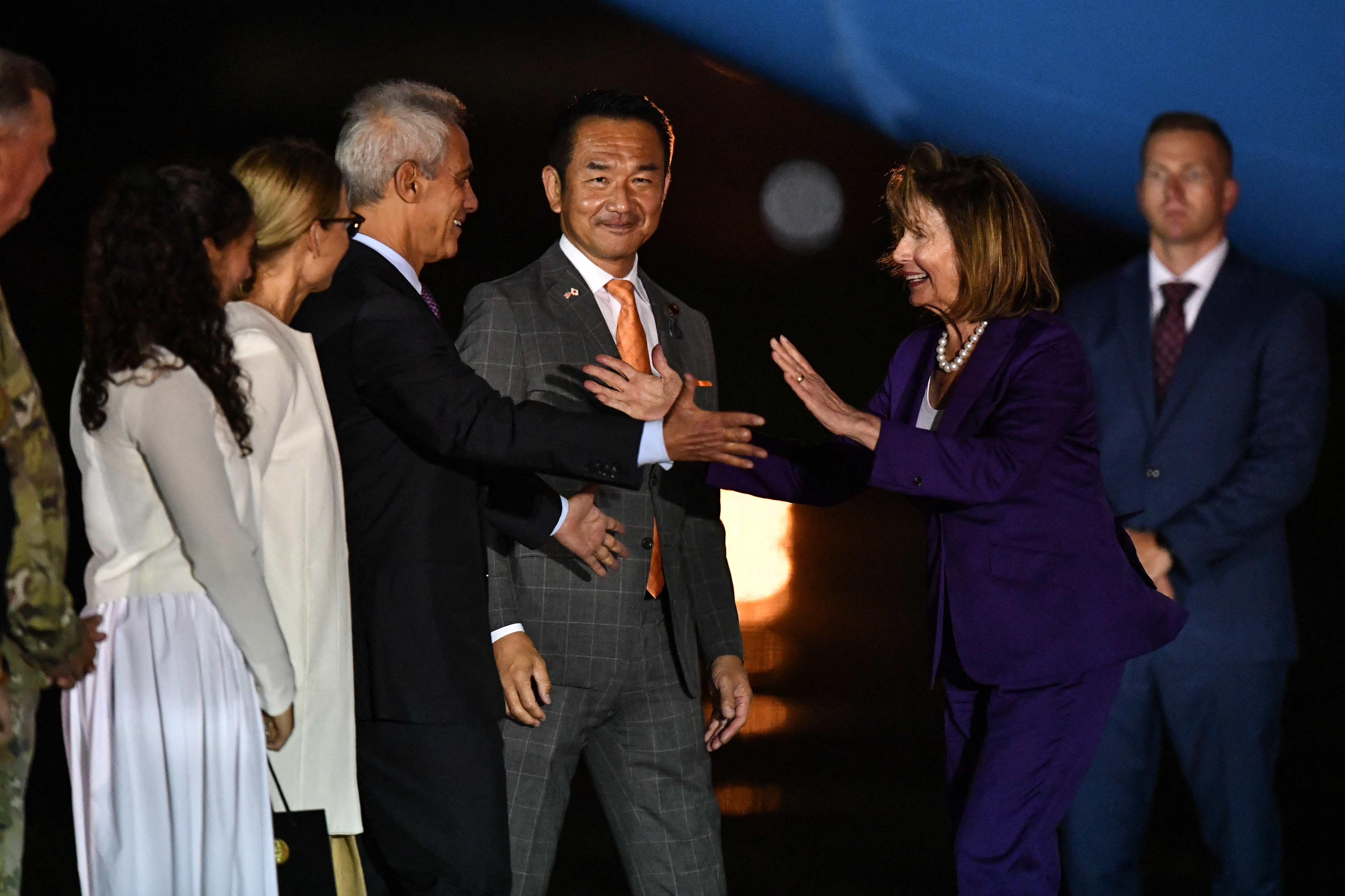 GALERIE FOTO Nancy Pelosi a aterizat în Japonia, etapa finală a turneului său asiatic
