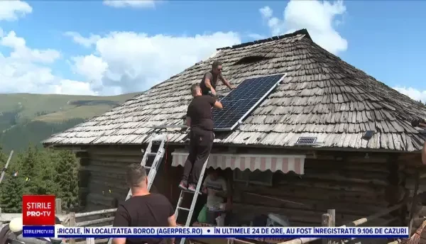 Stânele din munții Căpățânii au fost modernizate. Ciobanii au primit gratuit panouri solare