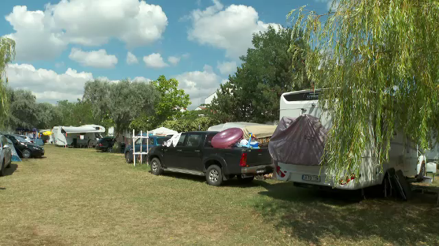 Rulota și cortul, cele mai ieftine variante de cazare pe litoral. Cât costă viața într-un camping