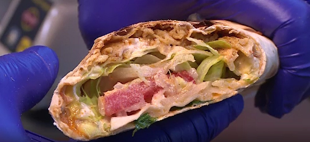 Turcii cer lumii să respecte rețeta originală a donerului. Ce ingrediente ar putea dispărea din preparatul iubit de români