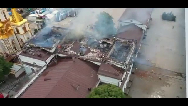 Cel puțin cinci persoane, inclusiv o fetiță de 3 ani, au fost rănite într-un atac asupra unui spital din Donețk