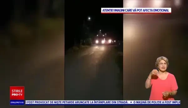 O locuință din Dâmbovița a fost cuprinsă de flăcări în miez de noapte. Focul ar fi pornit de la petarde aruncate în curte