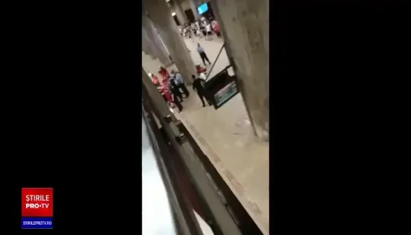 Un bărbat a căzut pe linia de metrou la Piața Unirii. Metrorex anunță posibilă tentativă de suicid. FOTO