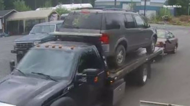 Descoperire macabră într-o mașină care urma să fie distrusă într-un depozit de fier vechi: „Nu am mai văzut așa ceva”