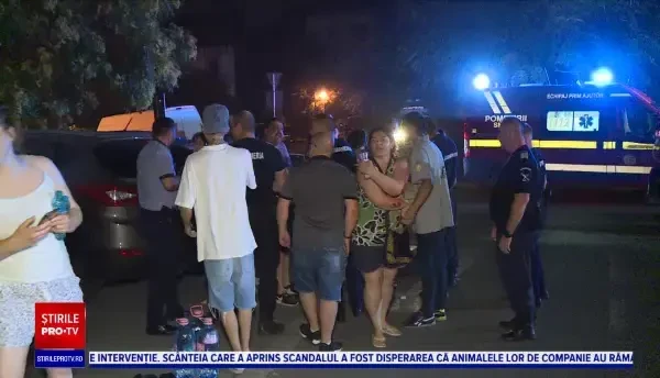 Un scandal a pornit între locatarii unei clădiri și forțele de intervenție, după ce mansarda a luat foc