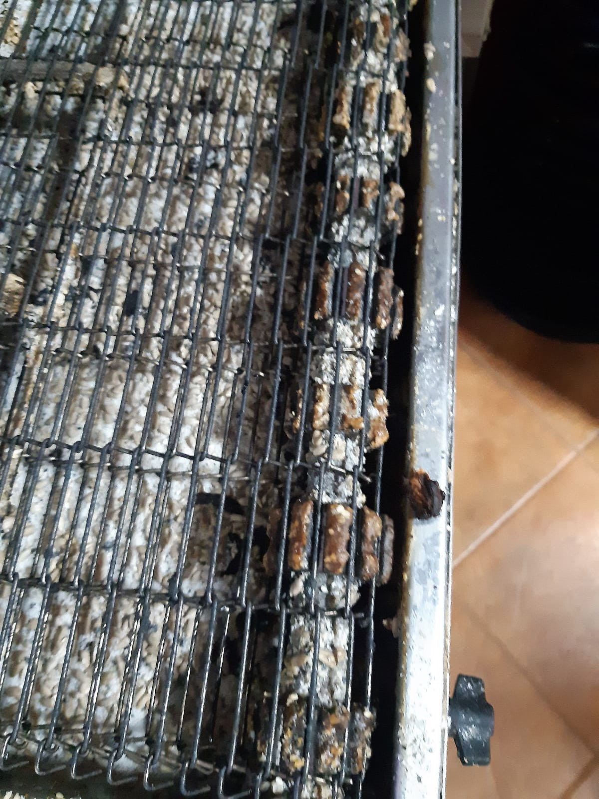 Restaurante și hoteluri de pe Valea Prahovei, amendate de ANPC. Au fost găsite alimente expirate de câteva luni | FOTO
