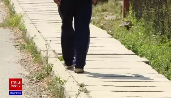 Un individ de 74 de ani i-a propus nepoatei sale să întrețină relații intime contra sumei de 5 lei. Bărbatul este și zoofil