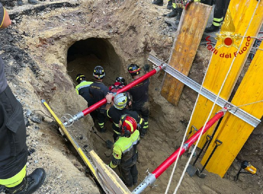 Un bărbat a rămas blocat 8 ore în tunelul pe care l-a săpat pentru a sparge o bancă