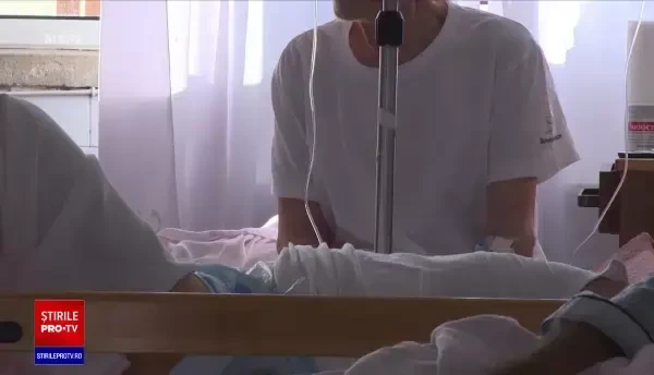 O pacientă de 86 de ani cu demență senilă, atacată și bătută de o altă pacientă, în vârstă de 29 de ani, cu schizofrenie