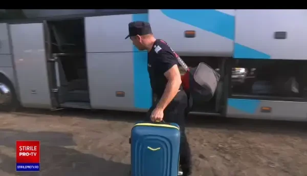 Aproape 80 de pompieri români au plecat să lupte în Franța cu cele mai devastatoare incendii din ultimele decenii