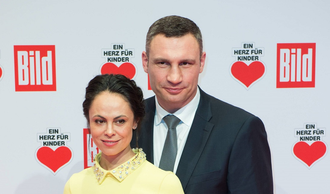 Vitali Klitschko divorțează după 25 de ani de căsnicie. "Aceasta este dorința ambelor părți"