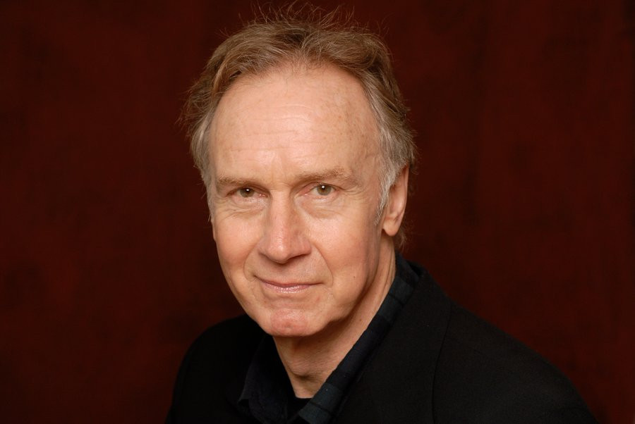 Scriitorul britanic Nicholas Evans, autorul bestsellerului "The Horse Whisperer", a murit la 72 de ani