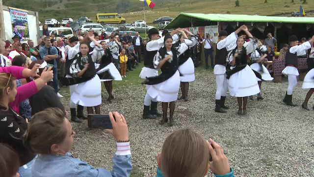 Românii care nu s-au aventurat la mare sau la munte, de Sfânta Maria, au optat pentru o zi la spa sau o ieșire la terasă