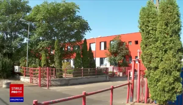 Vietnamez angajat la o fabrică din Arad, înjunghiat de unul dintre colegi. Victima a refuzat să bea cu agresorul