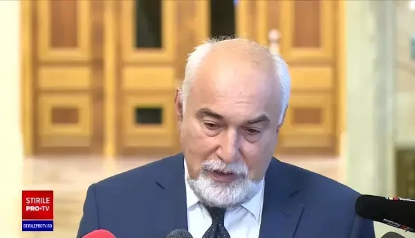 Varujan Vosganian, implicat într-un accident. A rămas fără permis, după ce a plecat de la fața locului. Cum explică