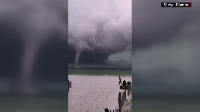 Un fuior asemănător unei tornade a fost filmat de americani, în Florida