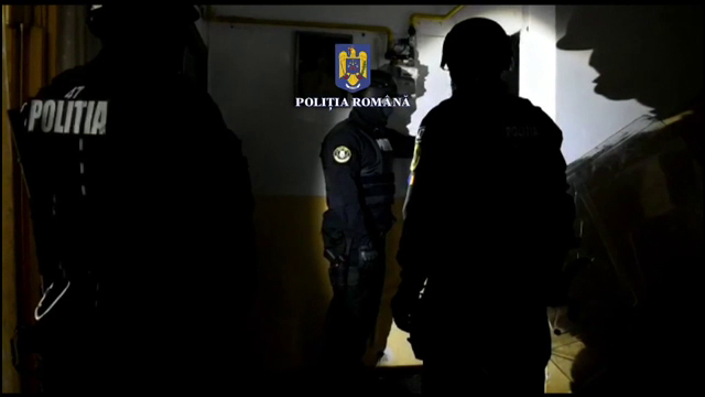 Spărgători de locuințe din Buzău, prinși când încercau să fugă din țară. Valoarea bunurilor furate