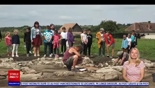 Tabără dedicată micilor arheologi, în județul Mureș. Copiii au avut ocazia de a descoperi viața soldaților romani