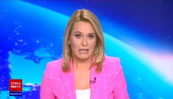 Edil revoltat că doi bărbați au făcut schi nautic pe un canal din Veneția. „Doi aroganţi care îşi bat joc de oraşul nostru”