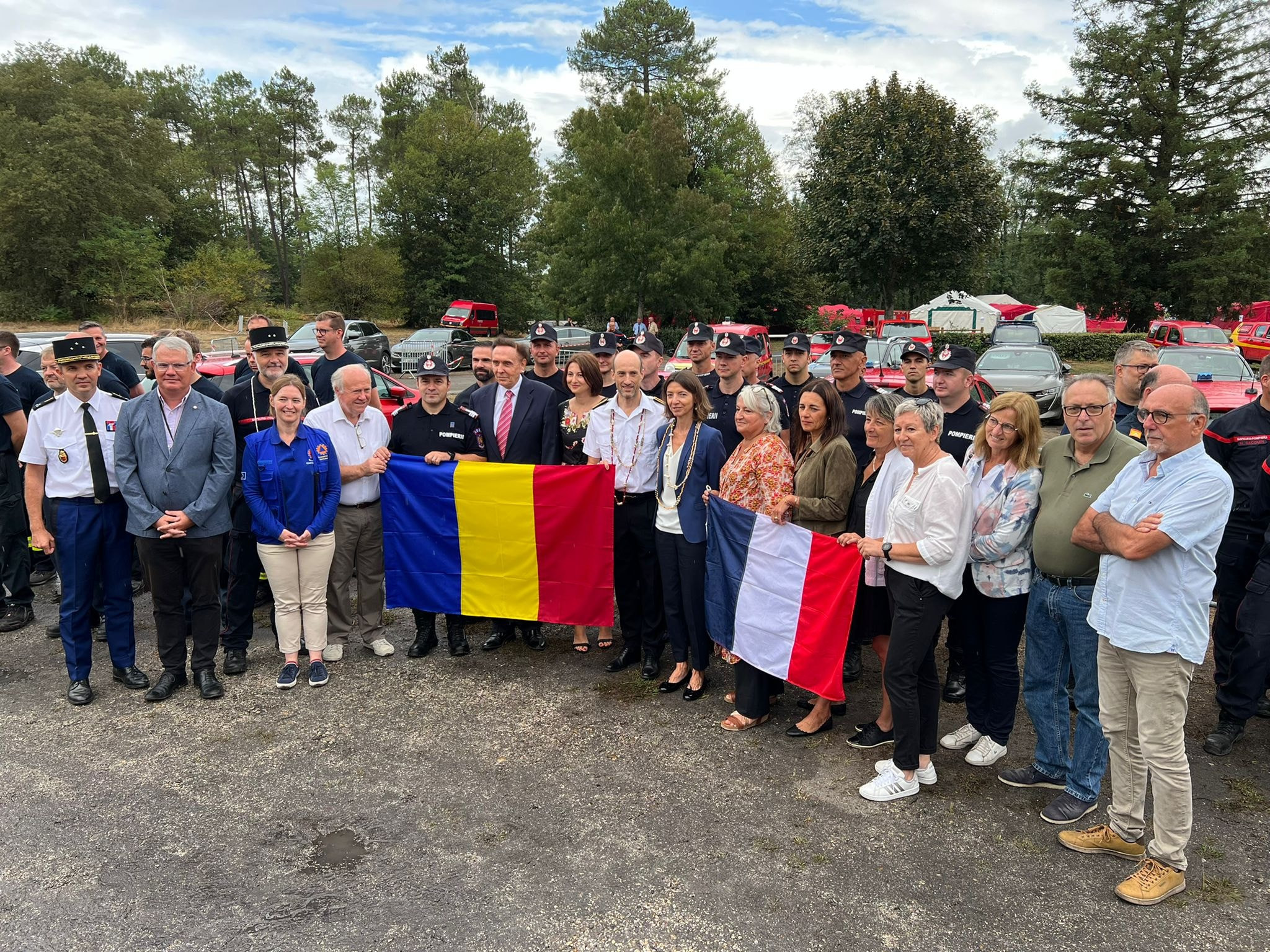 Misiunea pompierilor români în Franţa, privind stingerea incendiilor de vegetaţie, s-a încheiat | Galerie Foto