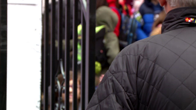 Bărbat din Satu Mare, arestat preventiv pentru pornografie infantilă. În telefon avea imagini explicite