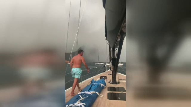 Experiența unui belgian prins de furtună pe mare. „Am văzut un zid de nori îndreptându-se către noi. Părea rupt dintr-un SF”