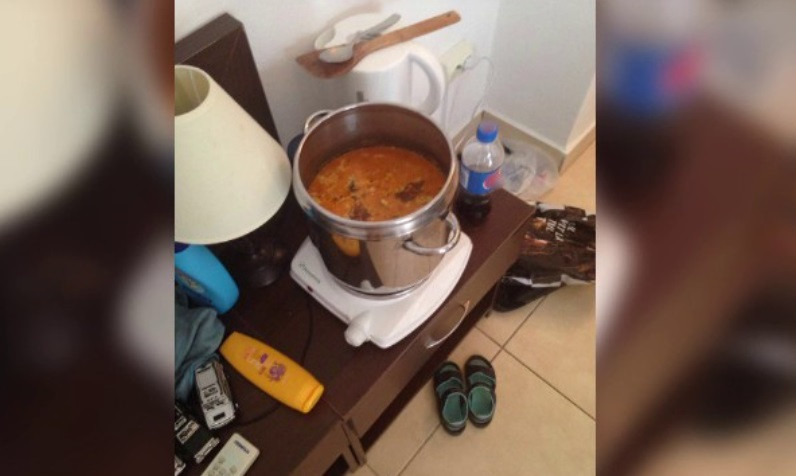 Turiști prinși când își fac ciorbă în camera de hotel. Reacția administratorului unei pensiuni din Eforie Nord