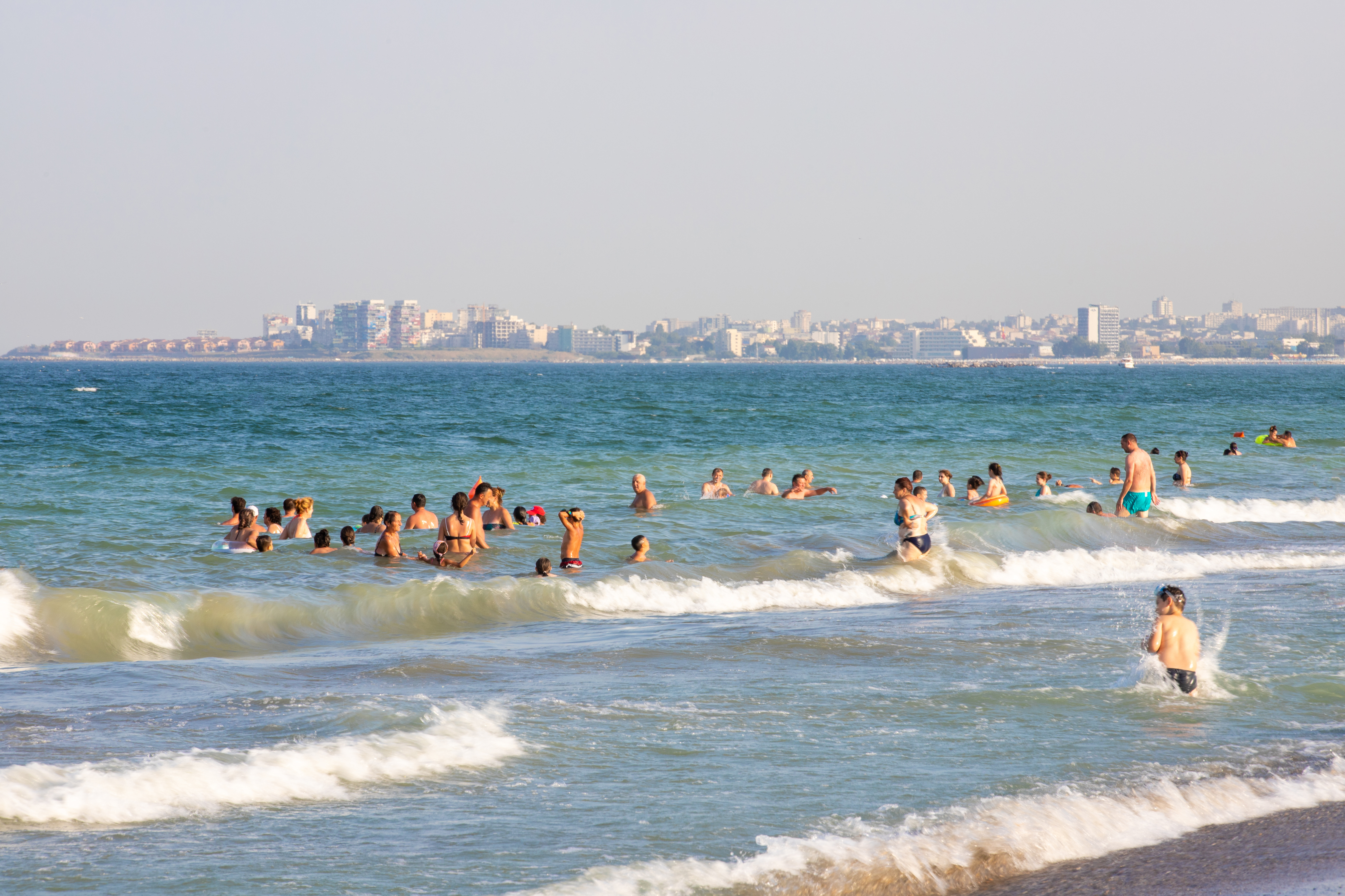 Se termină vara și începe programul „Litoralul pentru toți”. Oferte speciale pentru turiști