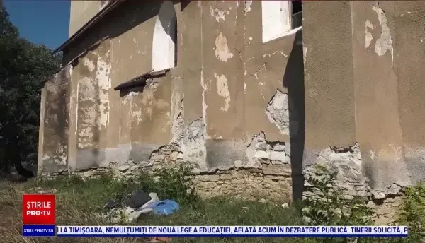 Biserica gotică din Hetiur va fi salvată de la distrugere. Fondurile permit momentat doar schimbarea acoperișului